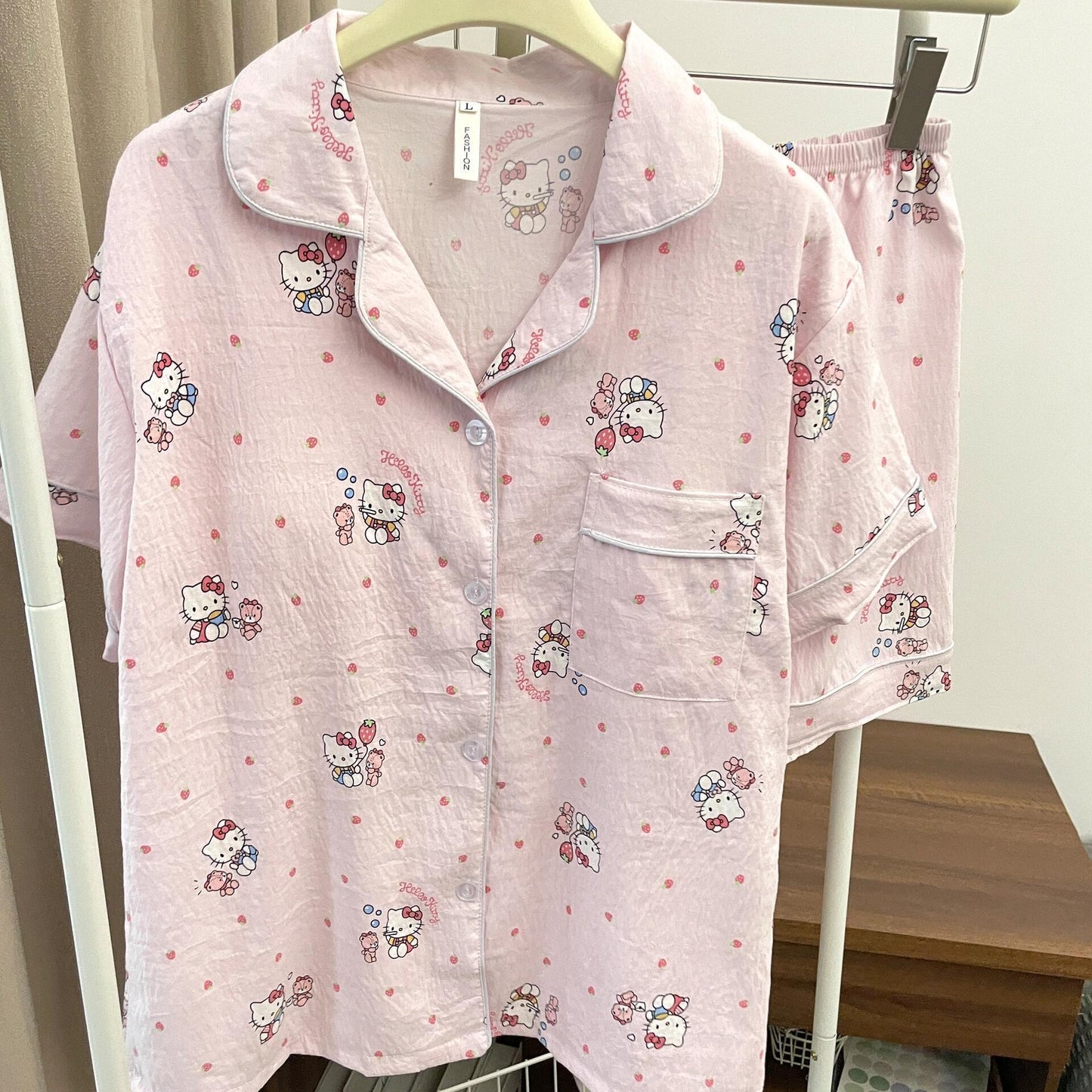 女士粉紅色波點卡通貓咪睡衣－柔軟泡泡棉家居服，居家辦公、視訊通話、睡衣派對及旅行皆宜的舒適睡衣